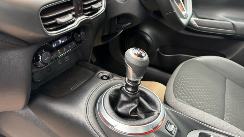 Nissan Juke 1.0 DiG-T N-Connecta 5dr Petrol Hatchback